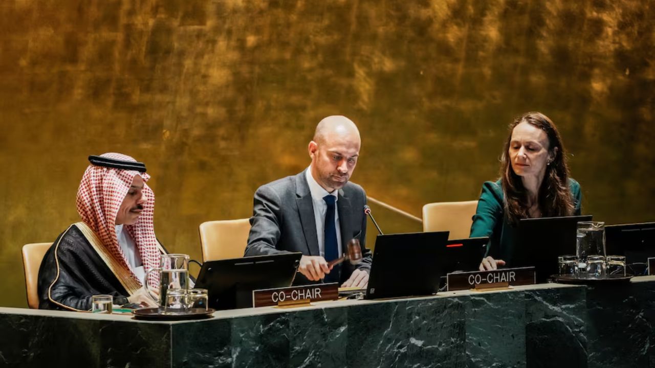 ফিলিস্তিন রাষ্ট্র প্রতিষ্ঠা ও গাজায় যুদ্ধ থামানোর আহ্বান সৌদি আরব ও ফ্রান্সের